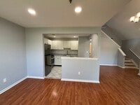 Building Photo - 218 Cambridge Ct