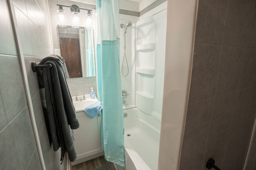 Building Photo - 731 S 7th St