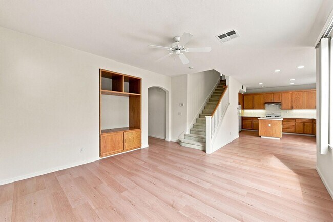 Building Photo - 914 Baines St