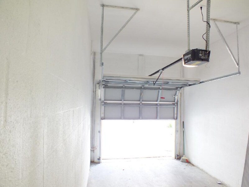 Building Photo - 616 2nd St N