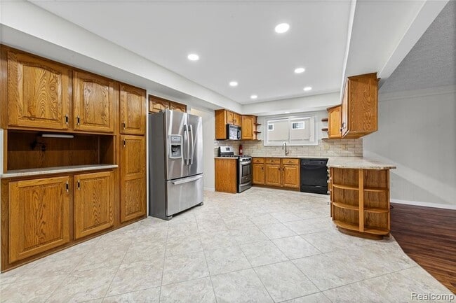 Building Photo - 39327 Timberlane Dr