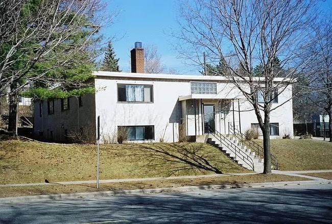 Building Photo - 1225 St Clair Avenue