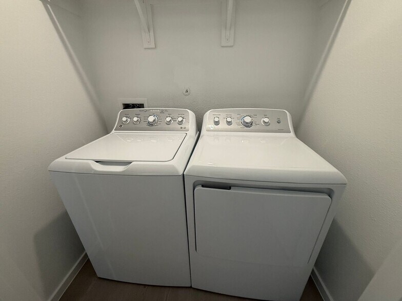 Building Photo - 3209 Tokara St