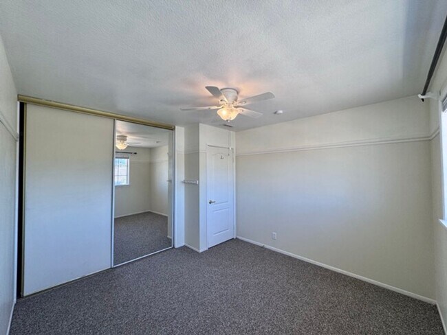 Building Photo - Spacious 5 Bedroom Home in Menifee Lakes with a 3 Car Garage for Lease!