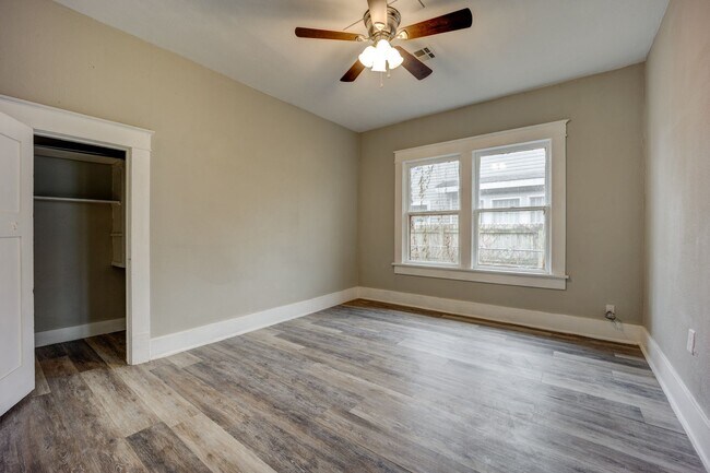 Building Photo - Freshly Updated 3 Bedroom Home