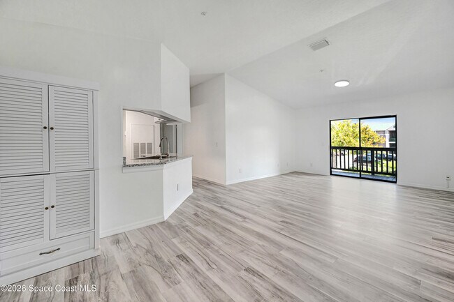 Building Photo - 7667 N Wickham Rd