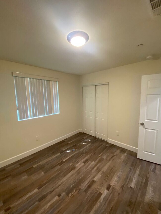 Building Photo - 23(1456,1458)