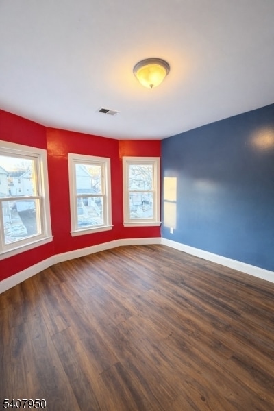 Building Photo - 726 E 6th St