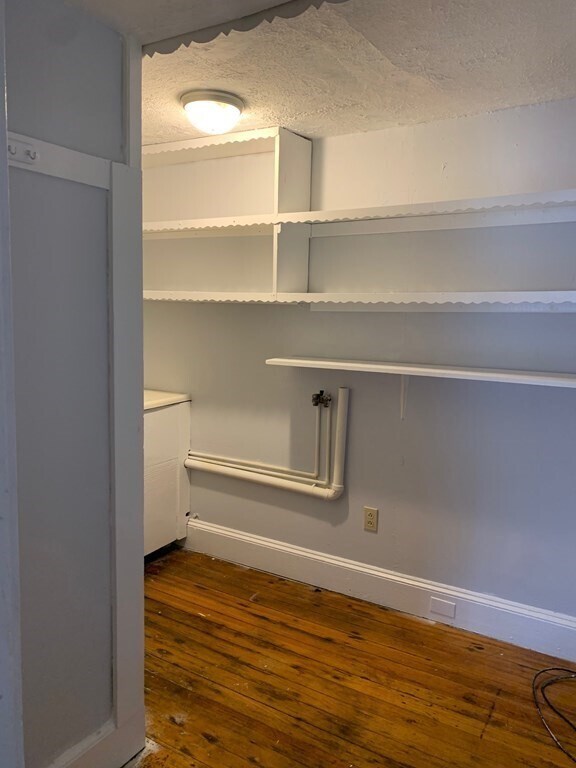 Building Photo - 136 Wrentham St