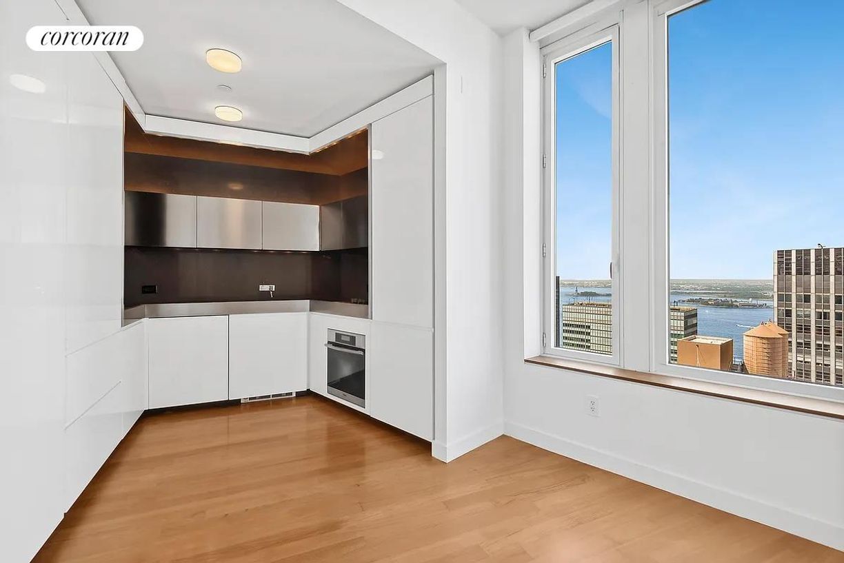 Building Photo - 15 William St