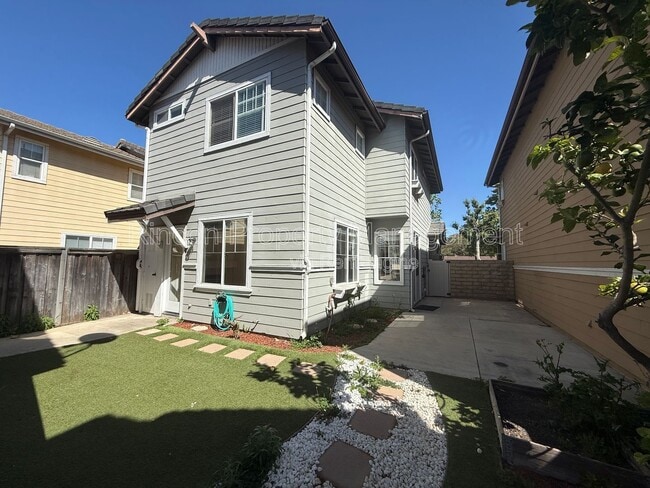 Building Photo - 238 E Pleasant Valley Rd