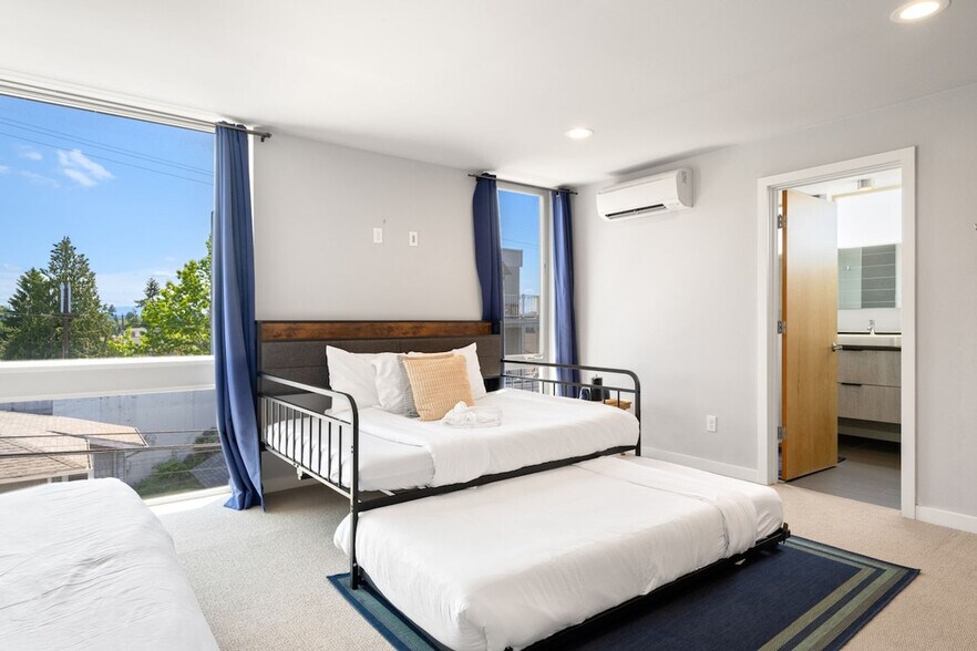 Building Photo - 4036 Linden Ave N