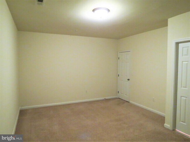 Building Photo - 3765 Bedford Dr