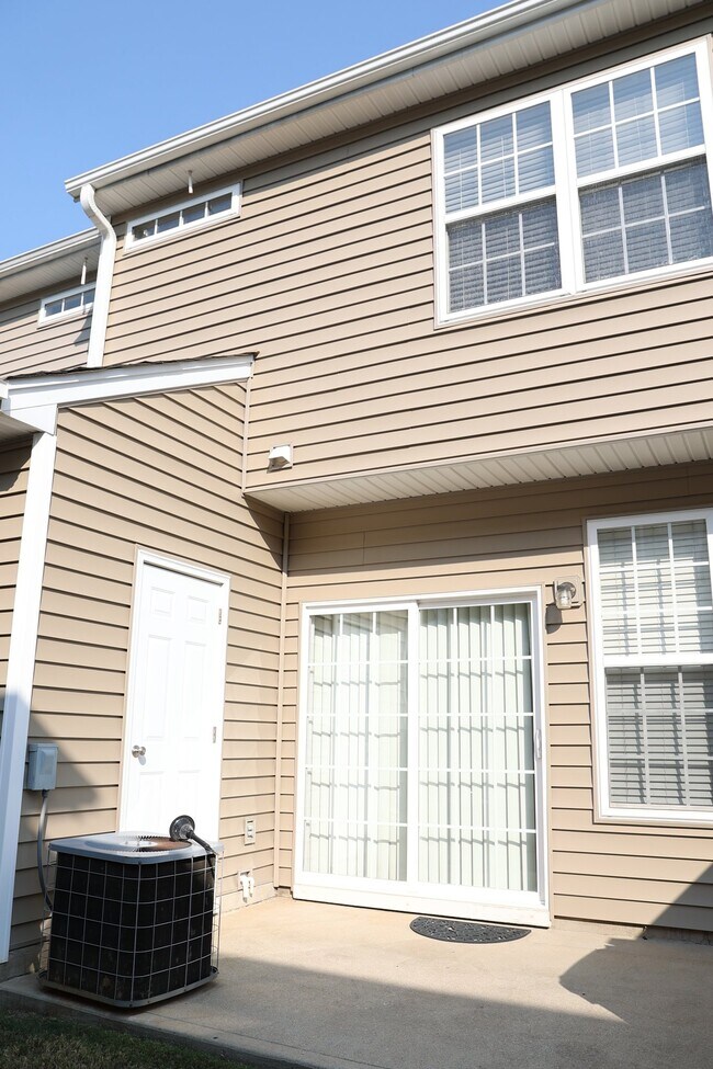 Building Photo - 113 Cirrus Ct