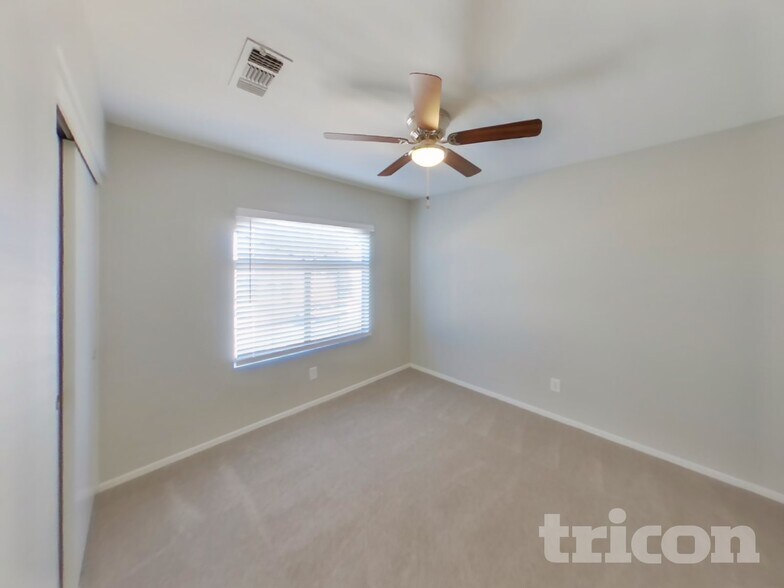 Building Photo - 10625 W Monte Vista Rd