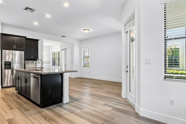 Building Photo - 142 SW 127th Terrace
