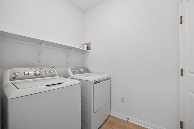 Building Photo - 5900 Swedish Farms Ter