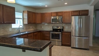 Building Photo - 427 East Waverly Street