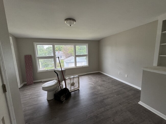Building Photo - 458 E 272nd St