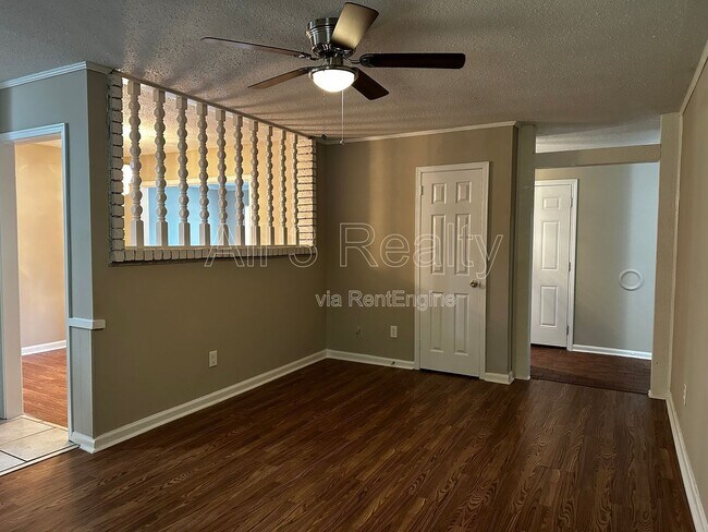Building Photo - 1429 Dunbarton Rd