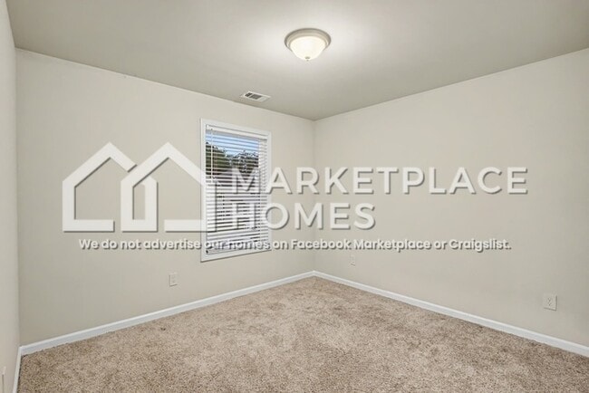 Building Photo - 256 W L Miller Dr
