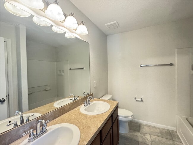 Building Photo - 7906 Emerald Oak Dr