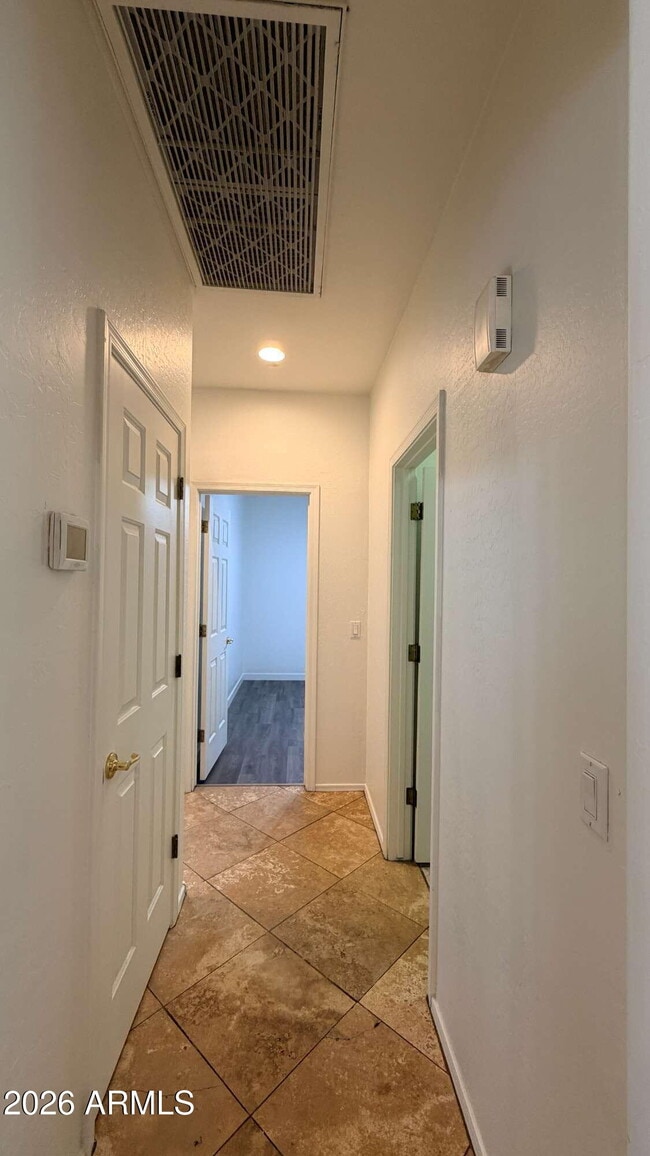 Building Photo - 2614 E Fremont Rd