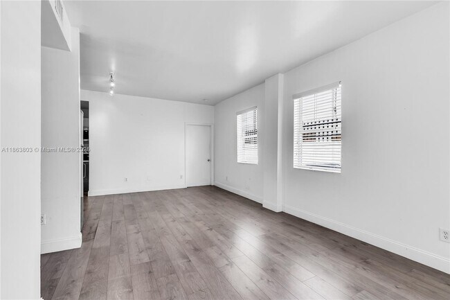 Building Photo - 737 Jefferson Ave