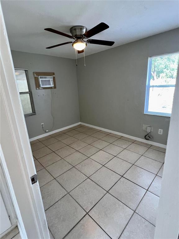 Building Photo - 7115 Orpine Dr N
