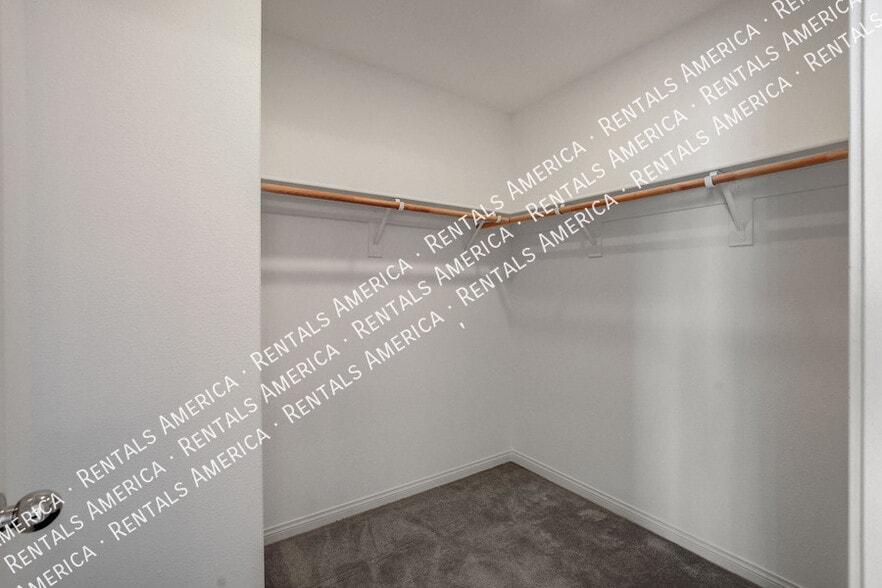 Building Photo - 8271 Southern Cross Ave