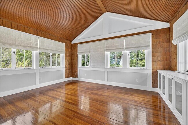 Building Photo - 3003 W Harbor View Ave