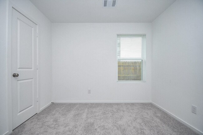 Building Photo - 923 Capracotta Dr