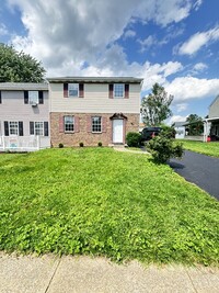 Building Photo - 447 Garland Cir