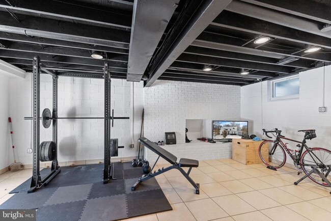 Building Photo - 9 Lakeview Terrace