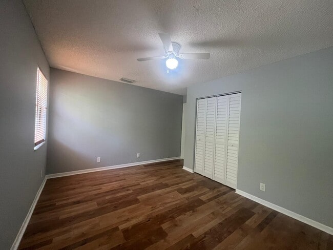 Building Photo - 5184 Jog Ln