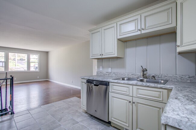Building Photo - 969 Davidson Dr