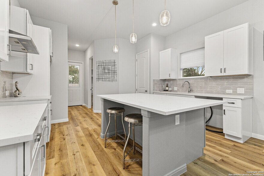 Kitchen - 505 Linden Ave