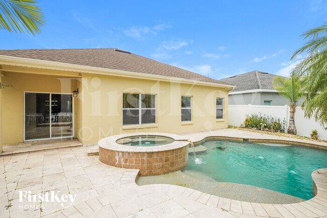 Building Photo - 13549 Hawk Lake Dr