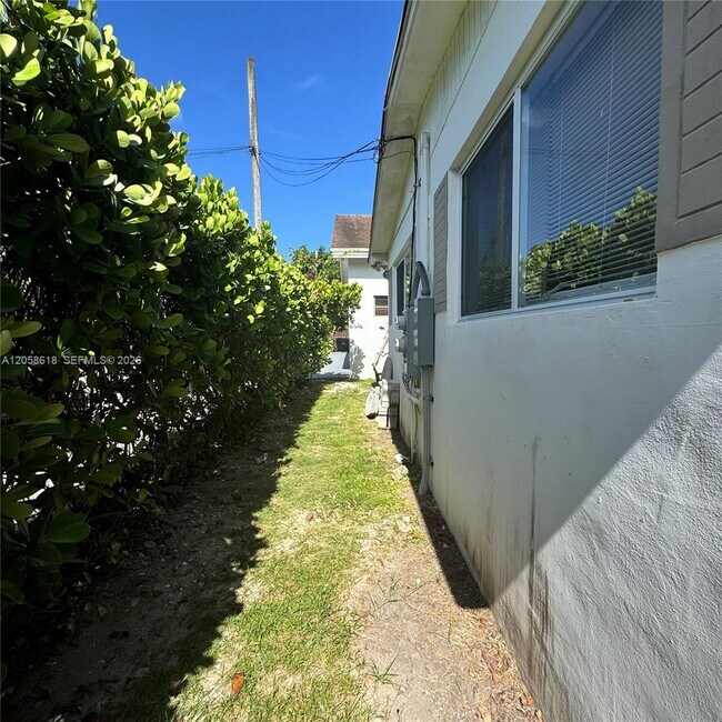 Building Photo - 6157 SW 64th St