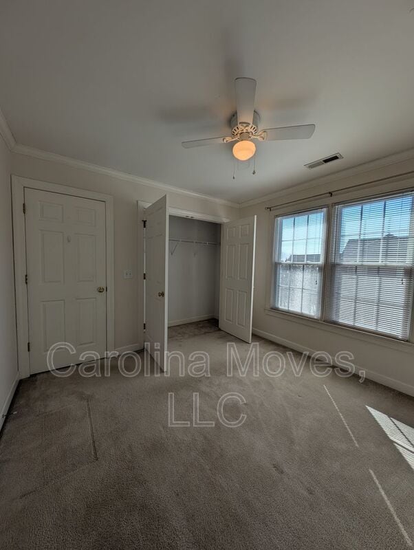 Building Photo - 33 Meadow Springs Ln