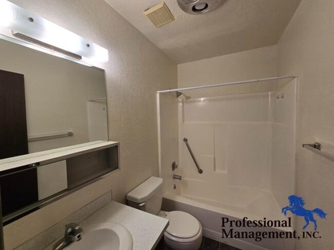 Building Photo - 2 bedroom in Billings MT 59105
