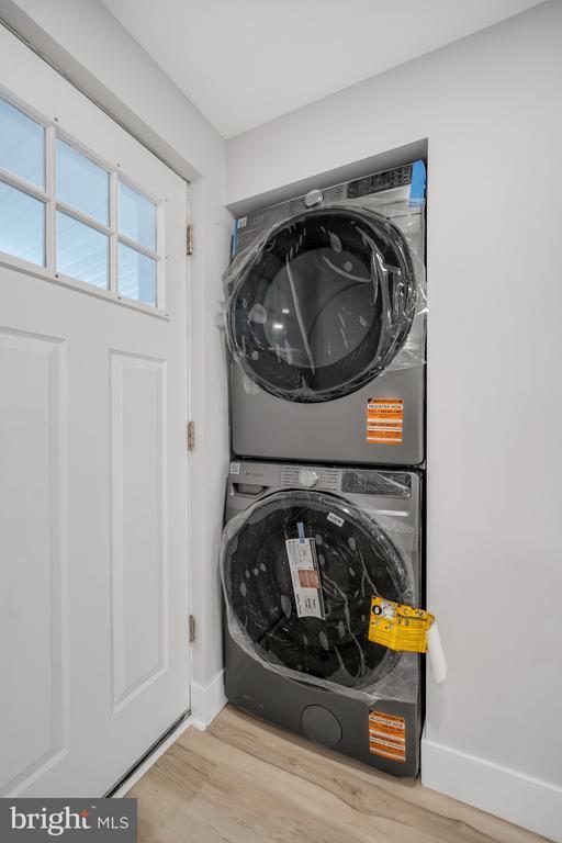 Building Photo - 123 Ford St