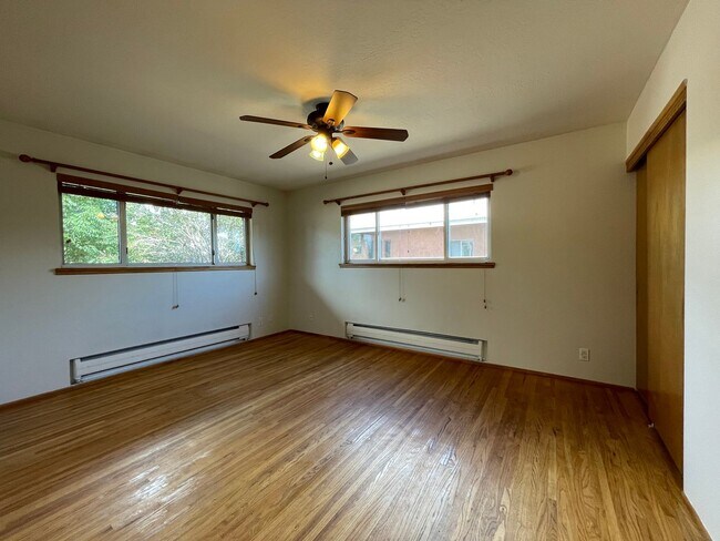 Building Photo - 512 Camino Solano