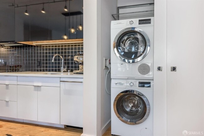 Building Photo - 388 Fulton St