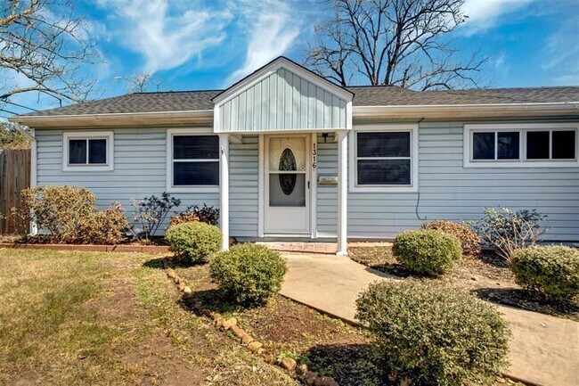 Building Photo - 1316 Zora St