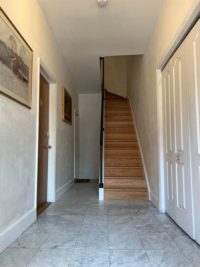 Building Photo - 204 Christopher Columbus Dr