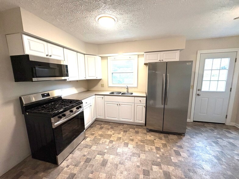 Building Photo - 310 Beechwood St