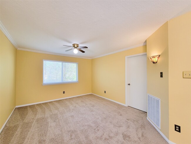 Building Photo - 10130 Berry Limb Dr