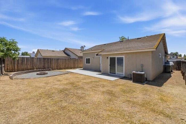 Building Photo - 5642 W Donner Ave