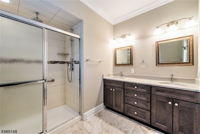 Building Photo - 64 Kent Pl Blvd